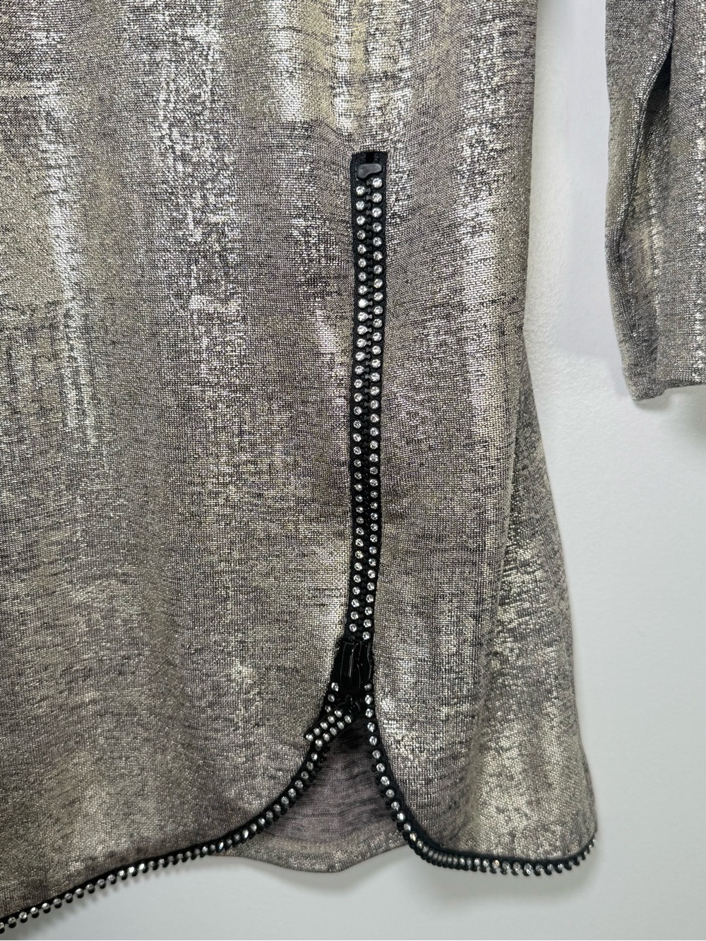 JM Collection Metallic Silver Women's Top - Picture 3 of 4